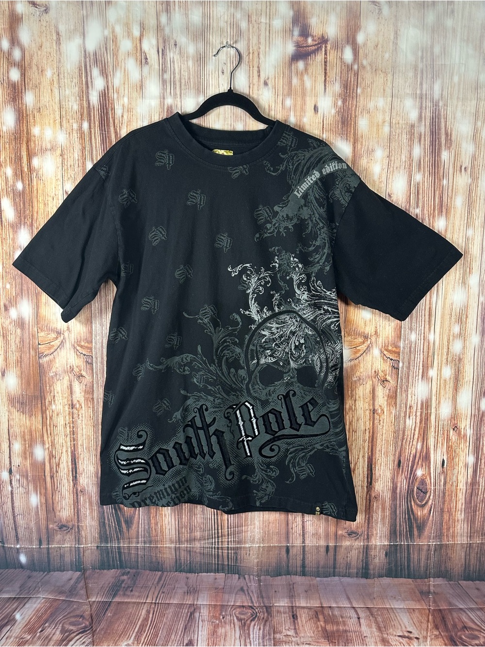 Y2K South Pole Men’s Black Short-Sleeve Graphic Tee with Gray Print Size Large